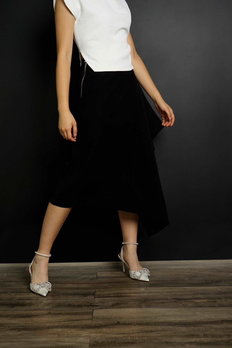 【LOULOUSEOUL】Heart Dot Midi Skirt (Black) Lou Lou Midi Skirt in Noire – LabelRow